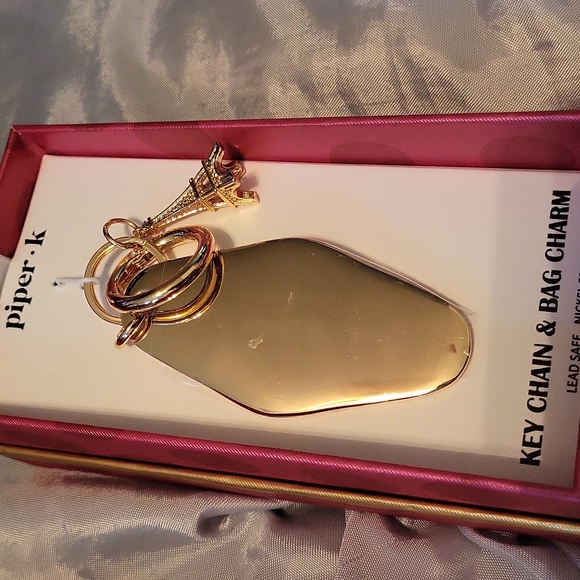 Piper K Dachshund With French Twist And Eiffel Tower Key Chain & Bag Charm - Picture 6 of 6